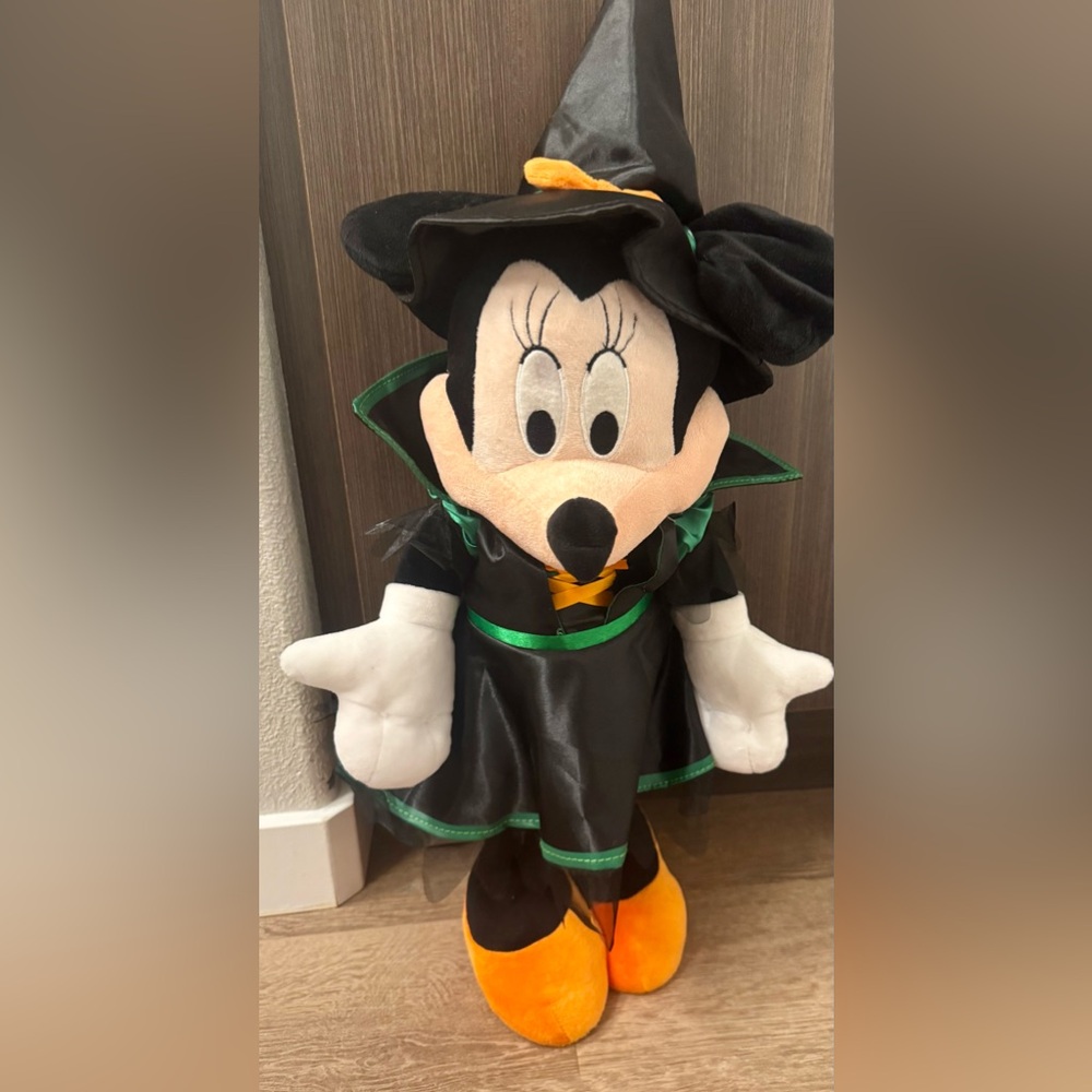 HALLOWEEN MINNIE MOUSE WITCH 24”  PORCH GREETER